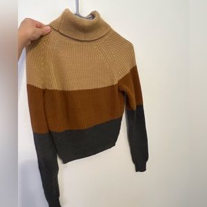 Turtle neck high rise shirt